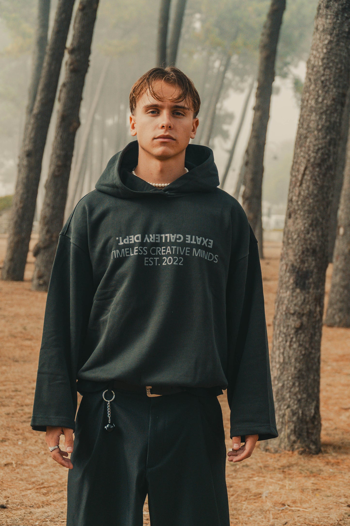 GALLERY DARK GREY BOXY HOODIE