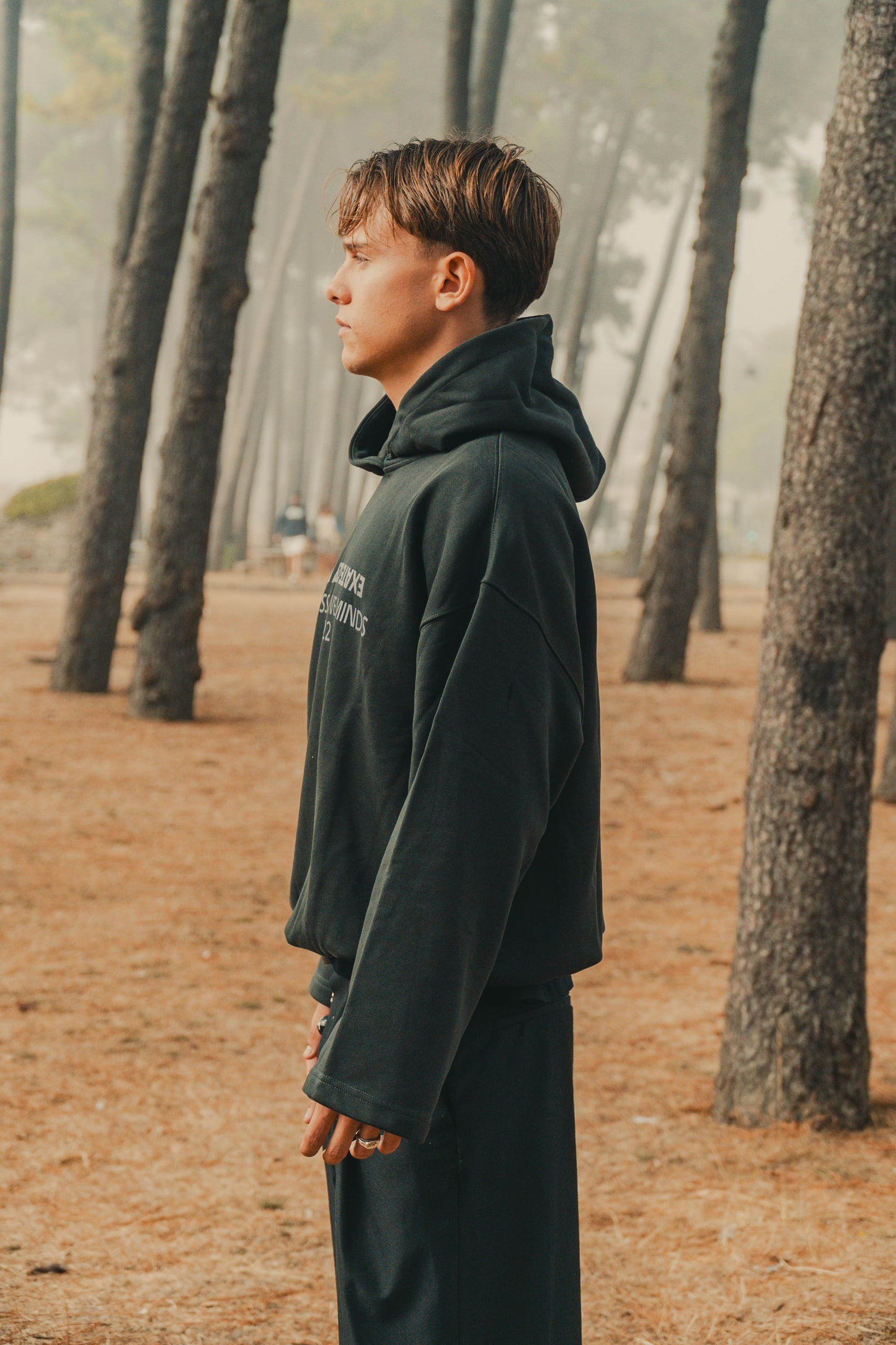 GALLERY DARK GREY BOXY HOODIE